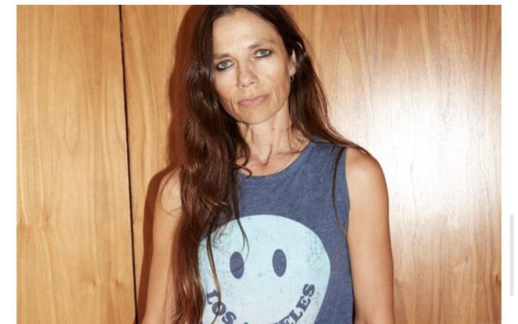 The Intimate Love Story of Justine Bateman and Her Husband